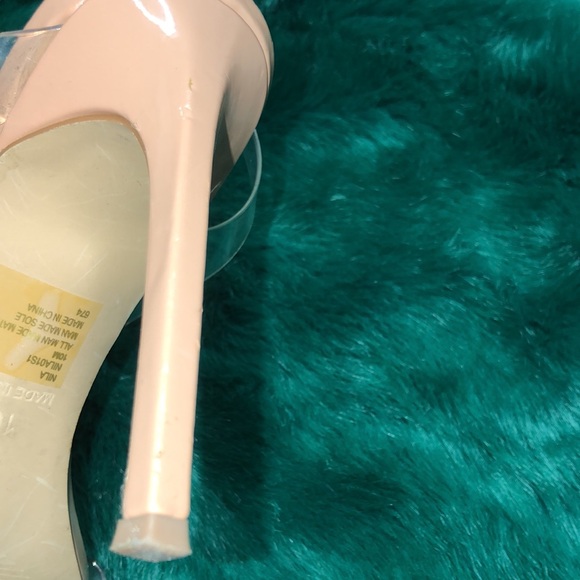 High Heels - Picture 6 of 6